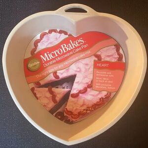MicroBakes Heart Shape Durable Microwave Cake Pan Reusable MicroGrid Bottom NEW